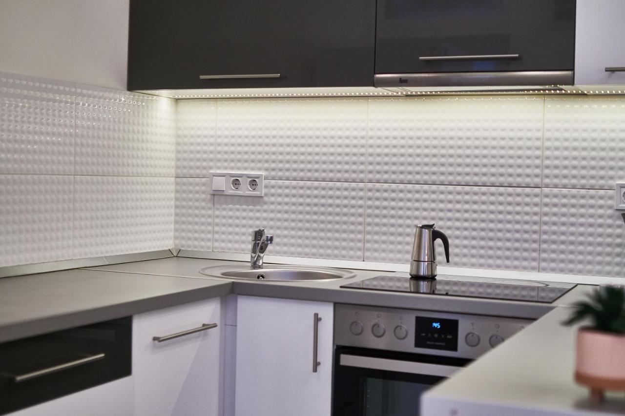 F4 Design Apartment- بودابست المظهر الخارجي الصورة