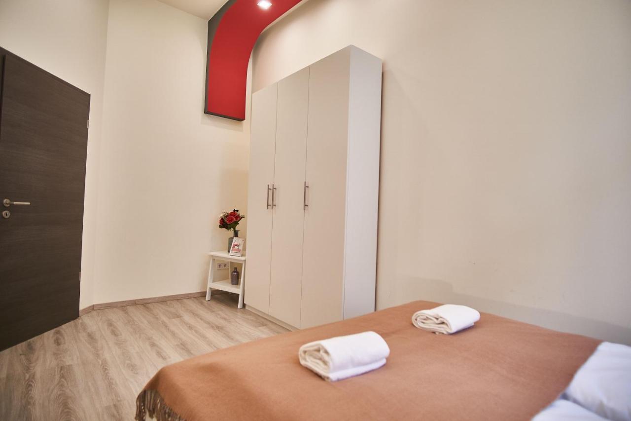 F4 Design Apartment- بودابست المظهر الخارجي الصورة