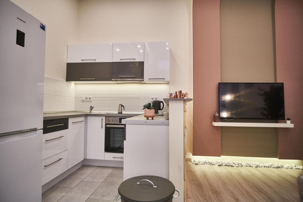 F4 Design Apartment- بودابست المظهر الخارجي الصورة