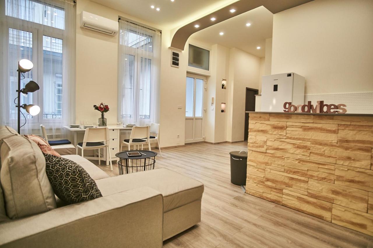 F4 Design Apartment- بودابست المظهر الخارجي الصورة