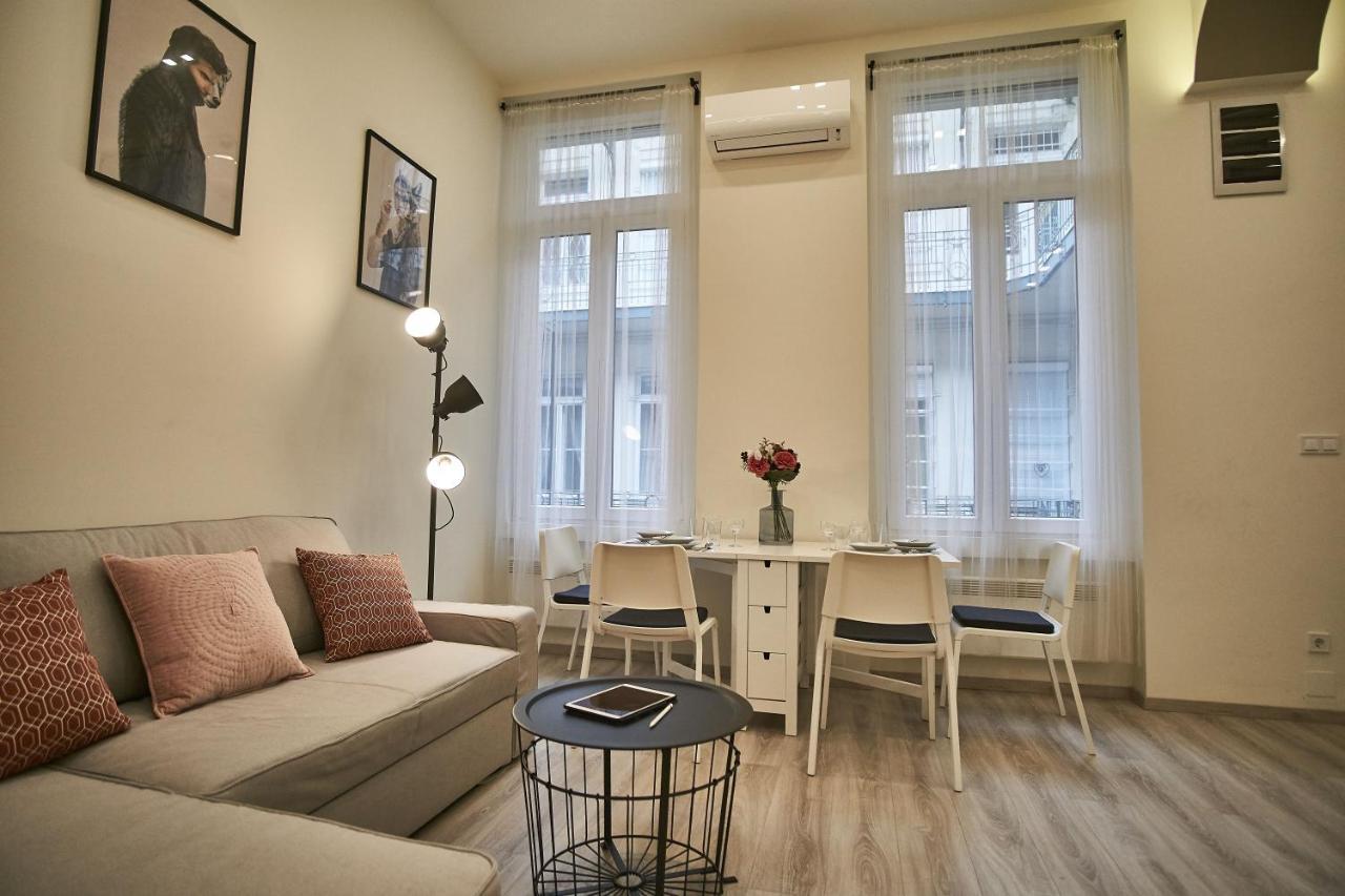 F4 Design Apartment- بودابست المظهر الخارجي الصورة